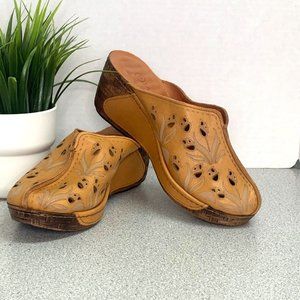 La Pinta Cut out Spain comfort wedge clogs size 37